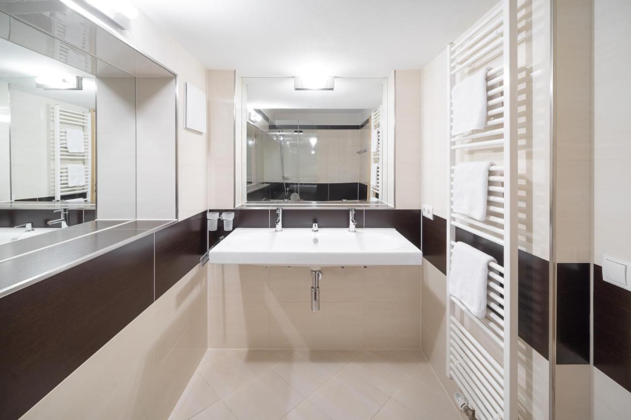 גרגלן Bohemia Apartments מראה חיצוני תמונה